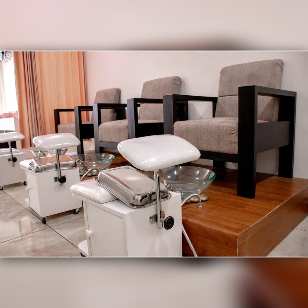 Nail Salon Open in San Diego, CA 92105
